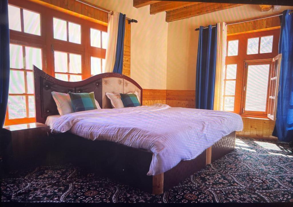Guru View Home Stay Padam ภายนอก รูปภาพ