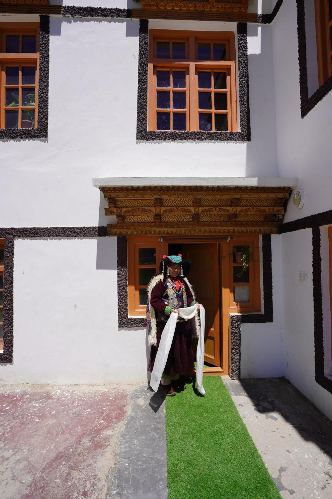 Guru View Home Stay Padam ภายนอก รูปภาพ