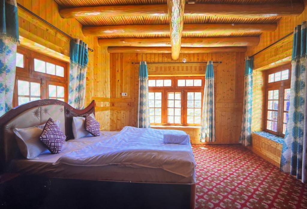 Guru View Home Stay Padam ภายนอก รูปภาพ