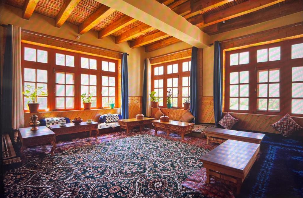 Guru View Home Stay Padam ภายนอก รูปภาพ